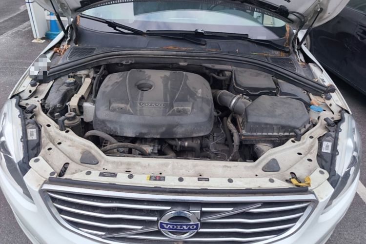 Used Volvo XC60 2017 T5 Smart Upgrade Edition Engine Bay