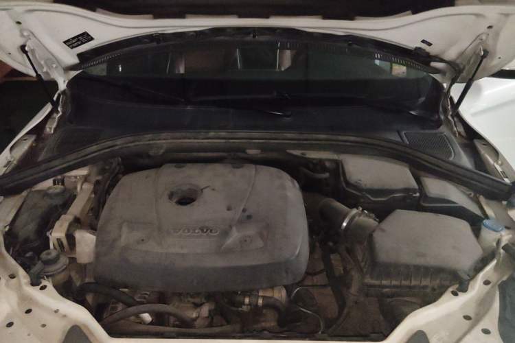 Used Volvo XC60 2017 T5 Smart Upgrade Edition Engine Bay