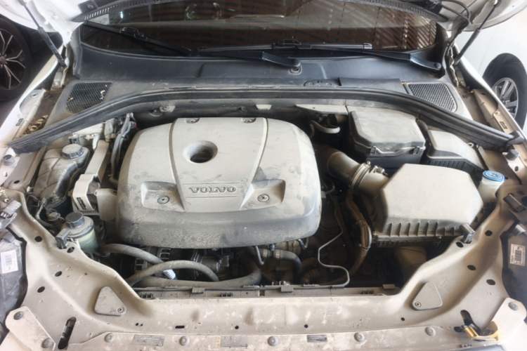 Used Volvo XC60 2017 T5 Smart Upgrade Edition Engine Bay