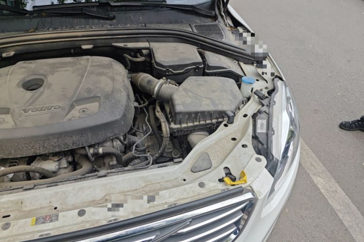 Used Volvo XC60 2017 T5 Smart Upgrade Edition Engine Bay Left