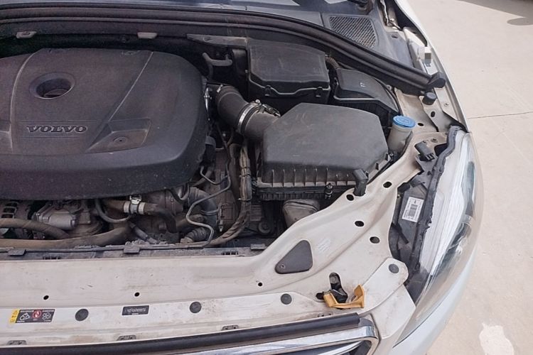 Used Volvo XC60 2017 T5 Smart Upgrade Edition Engine Bay Left