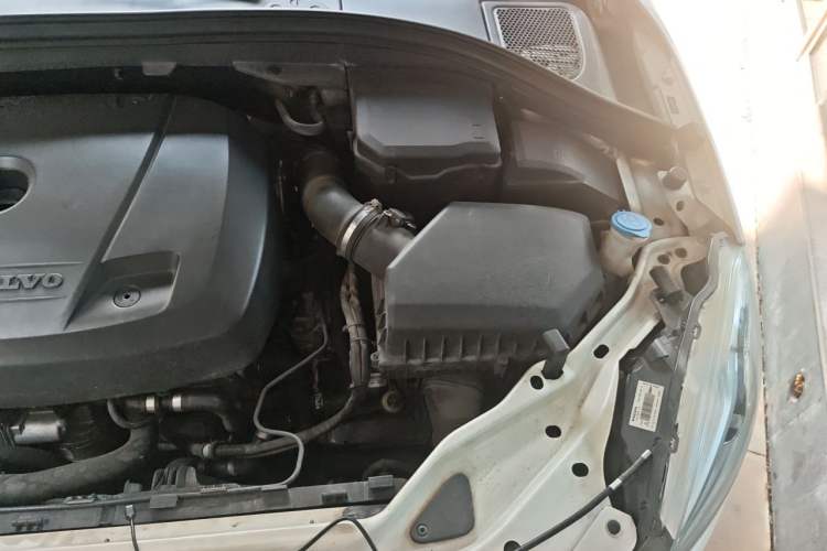Used Volvo XC60 2017 T5 Smart Upgrade Edition Engine Bay Left