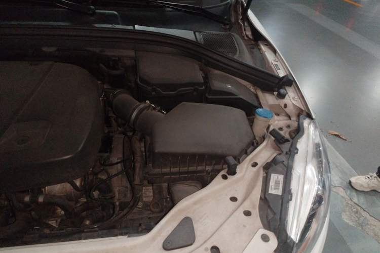 Used Volvo XC60 2017 T5 Smart Upgrade Edition Engine Bay Left