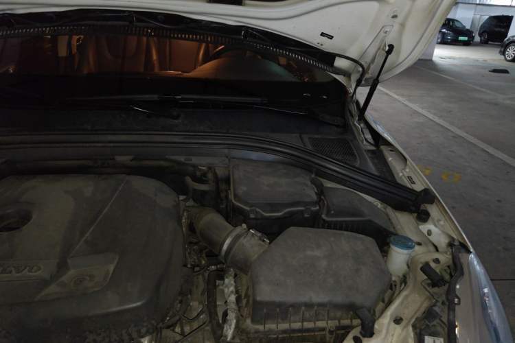 Used Volvo XC60 2017 T5 Smart Upgrade Edition Engine Bay Left