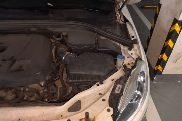 Used Volvo XC60 2017 T5 Smart Upgrade Edition Engine Bay Left