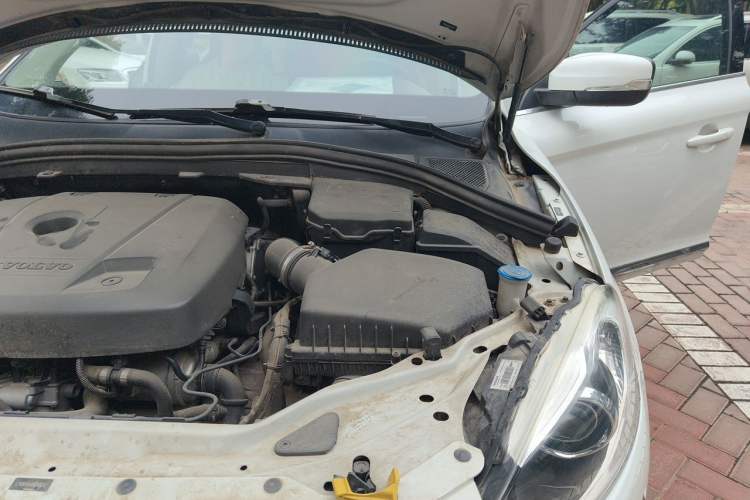 Used Volvo XC60 2017 T5 AWD Smart Range Edition Engine Bay Left