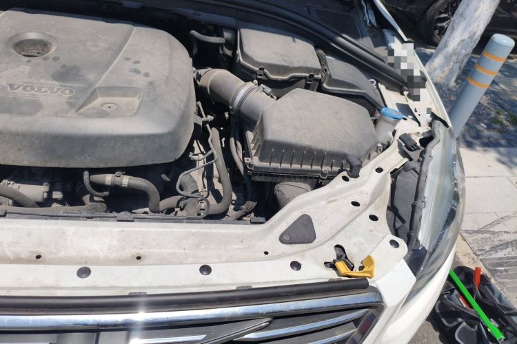 Used Volvo XC60 2017 T5 AWD Smart Upgrade Edition Engine Bay Left