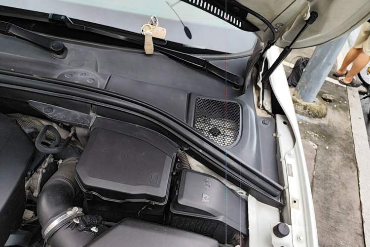 Used Volvo XC60 2017 T5 AWD Smart Range Edition Engine Bay Left