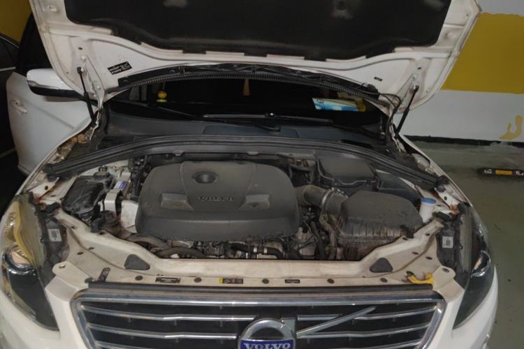 Used Volvo XC60 2017 T5 Smart Upgrade Edition Engine Bay