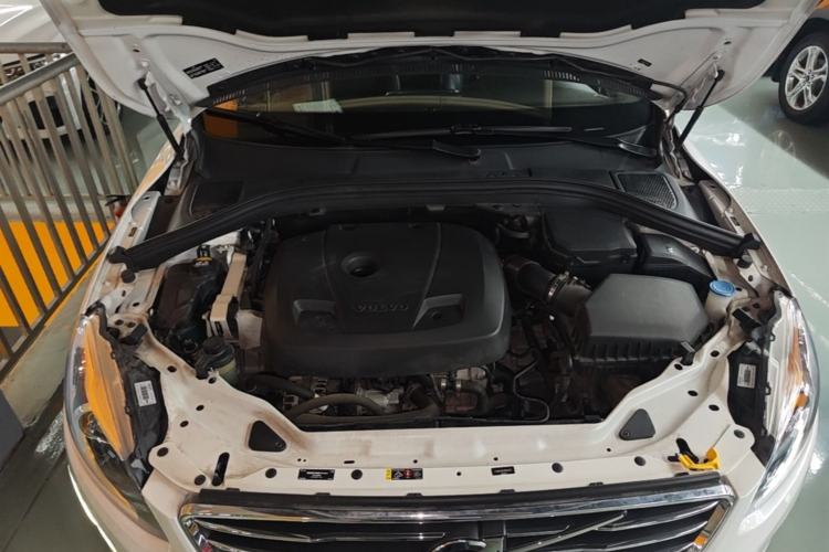Used Volvo XC60 2017 T5 AWD Smart Upgrade Model Engine Bay