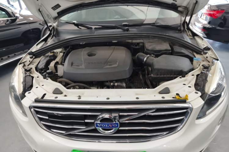 Used Volvo XC60 2017 T5 AWD Smart Upgrade Edition Engine Bay