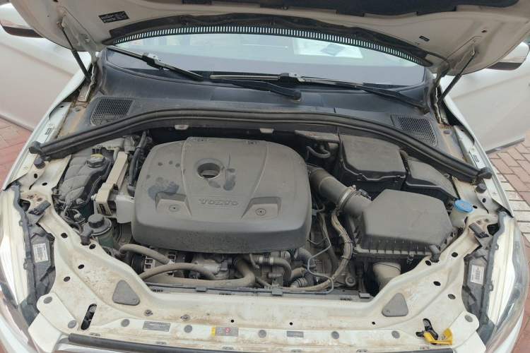Used Volvo XC60 2017 T5 AWD Smart Range Edition Engine Bay