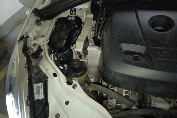 Used Volvo XC60 2017 T5 AWD Smart Upgrade Edition Engine Bay Right