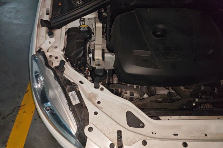 Used Volvo XC60 2017 T5 Smart Upgrade Edition Engine Bay Right