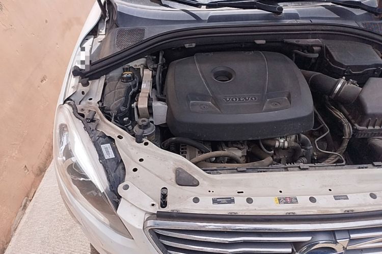 Used Volvo XC60 2017 T5 Smart Upgrade Edition Engine Bay Right