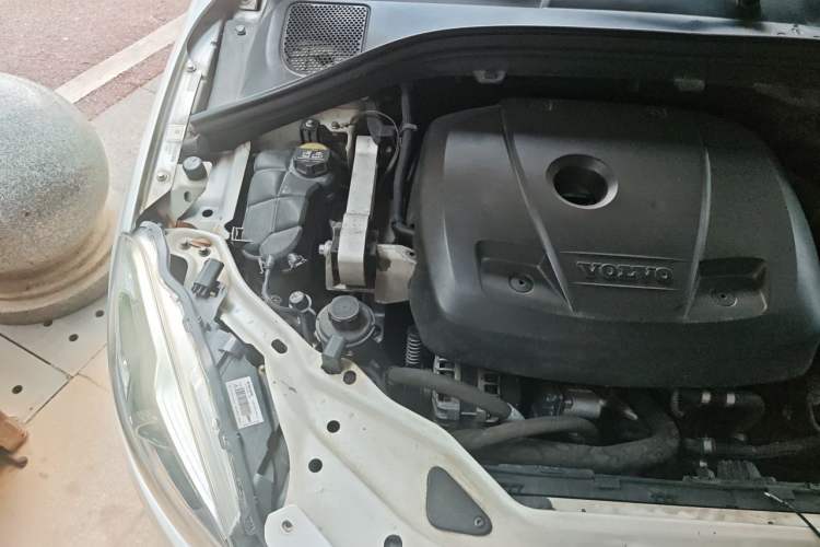 Used Volvo XC60 2017 T5 Smart Upgrade Edition Engine Bay Right
