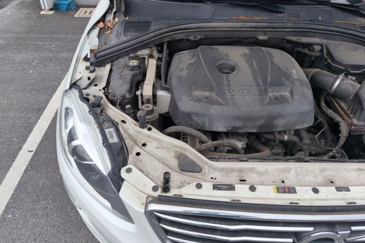 Used Volvo XC60 2017 T5 Smart Upgrade Edition Engine Bay Right