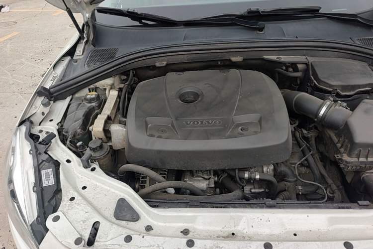 Used Volvo XC60 2017 T5 AWD Smart Range Edition Engine Bay Right