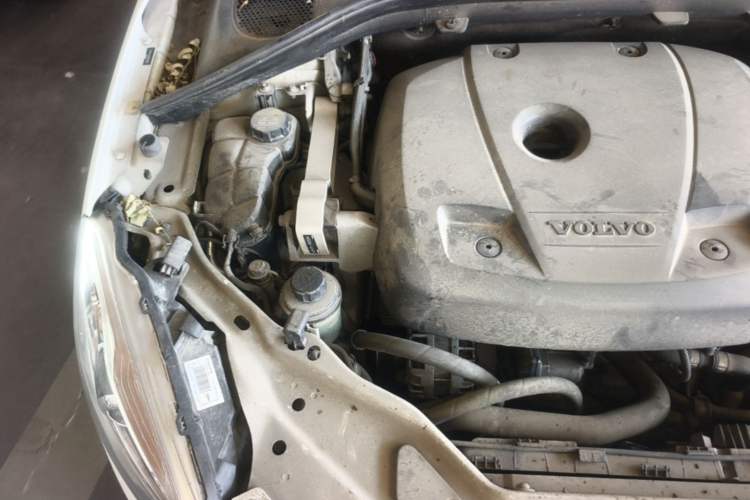 Used Volvo XC60 2017 T5 Smart Upgrade Edition Engine Bay Right
