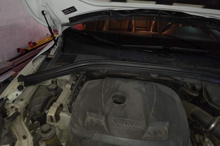 Used Volvo XC60 2017 T5 Smart Upgrade Edition Engine Bay Right