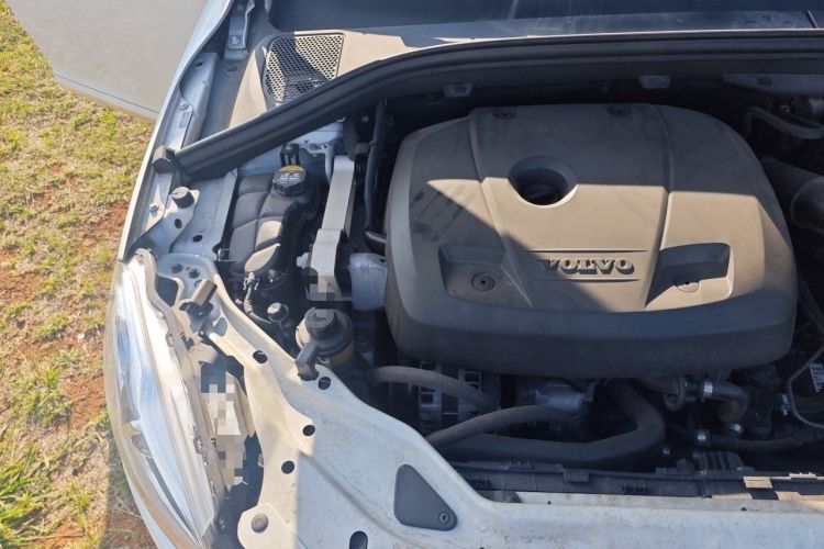 Used Volvo XC60 2017 T5 Smart Upgrade Edition Engine Bay Right
