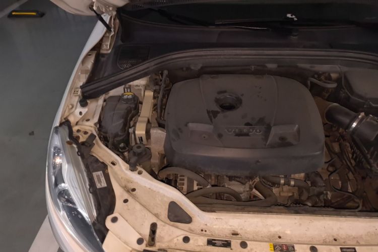 Used Volvo XC60 2017 T5 Smart Upgrade Edition Engine Bay Right