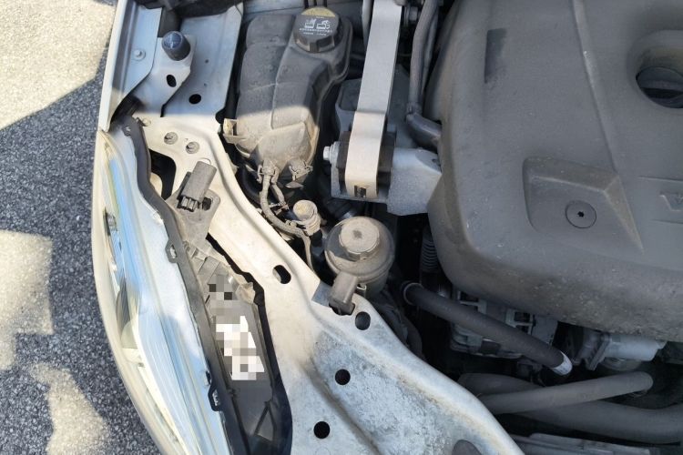 Used Volvo XC60 2017 T5 Smart Upgrade Edition Engine Bay Right
