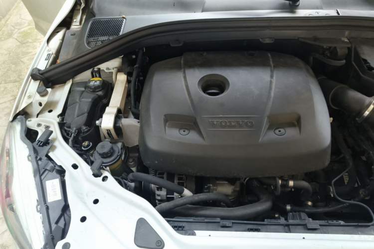 Used Volvo XC60 2017 T5 Smart Upgrade Edition Engine Bay Right
