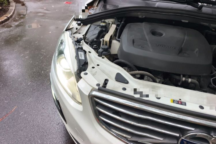 Used Volvo XC60 2017 T5 Smart Upgrade Edition Engine Bay Right