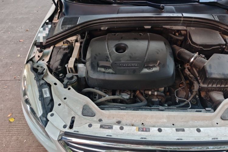 Used Volvo XC60 2017 T5 AWD Smart Upgrade Edition Engine Bay Right