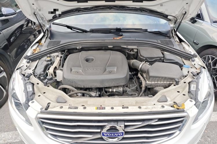 Used Volvo XC60 2017 T5 Smart Upgrade Edition Engine Bay