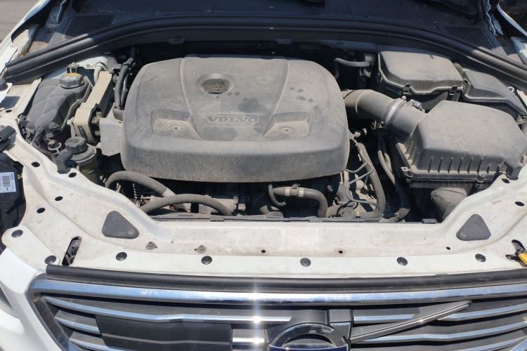 Used Volvo XC60 2017 T5 AWD Smart Upgrade Edition Engine Bay