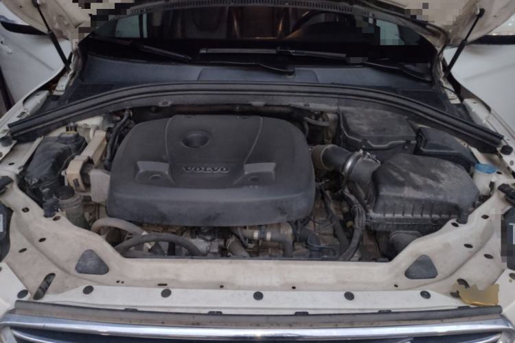 Used Volvo XC60 2017 T5 Smart Upgrade Edition Engine Bay