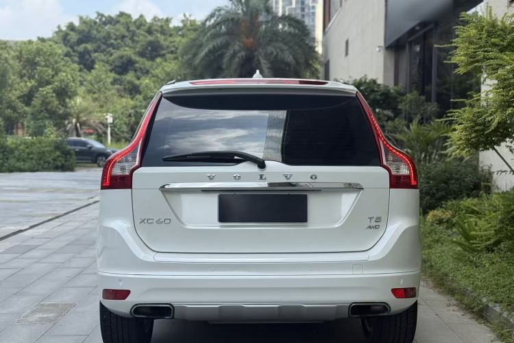 Used Volvo XC60 2017 T5 AWD Smart Upgrade Model Exterior 5