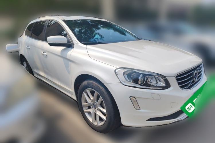 Used Volvo XC60 2017 T5 Smart Upgrade Edition Front Right 45 Deg