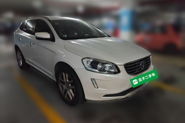 Used Volvo XC60 2017 T5 Smart Upgrade Edition Front Right 45 Deg