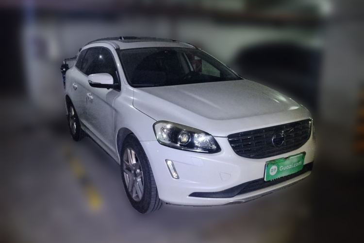 Used Volvo XC60 2017 T5 Smart Upgrade Edition Front Right 45 Deg