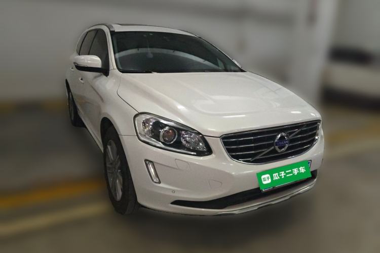 Used Volvo XC60 2017 T5 AWD Smart Upgrade Edition Front Right 45 Deg