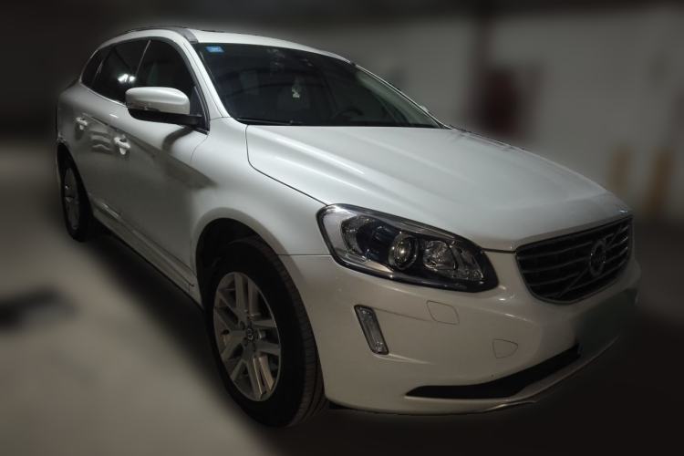 Used Volvo XC60 2017 T5 Smart Upgrade Edition Front Right 45 Deg