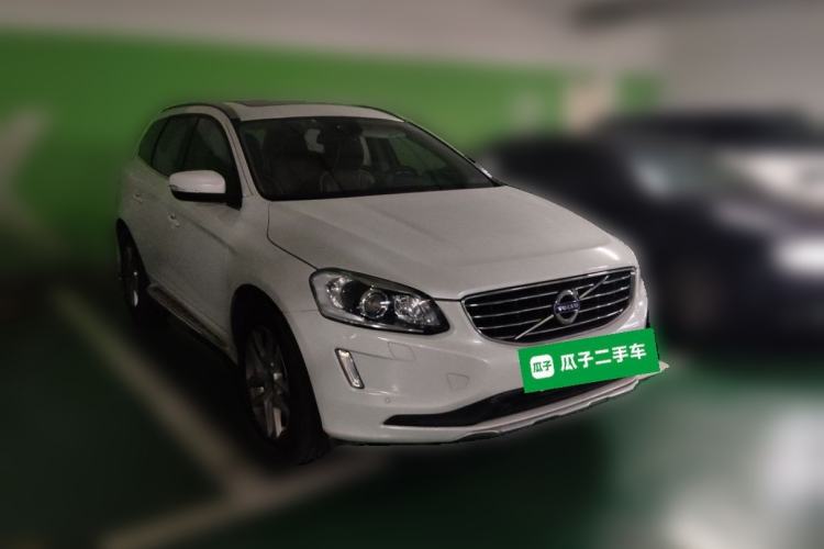 Used Volvo XC60 2017 T5 Smart Upgrade Edition Front Right 45 Deg