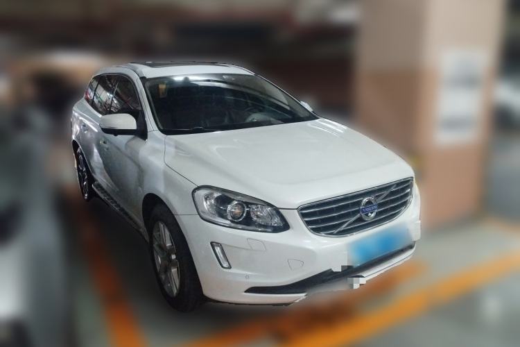 Used Volvo XC60 2017 T5 Smart Upgrade Edition Front Right 45 Deg
