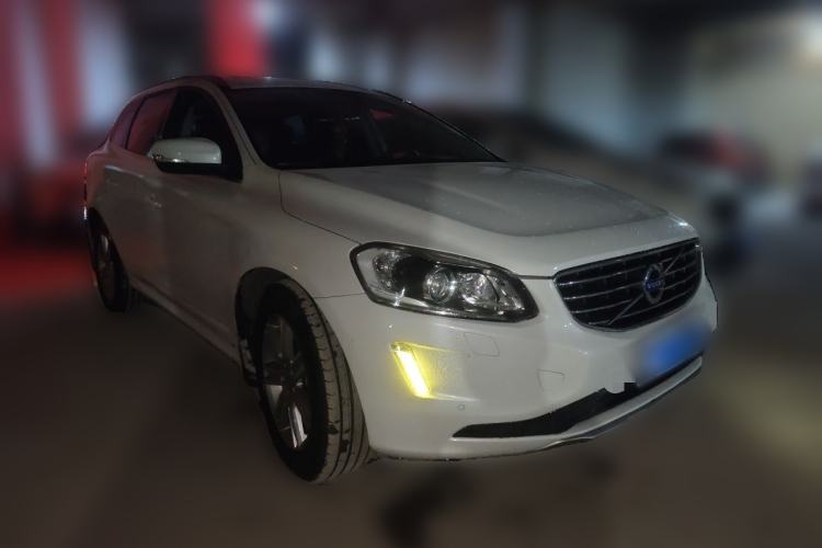Used Volvo XC60 2017 T5 AWD Smart Range Edition Front Right 45 Deg