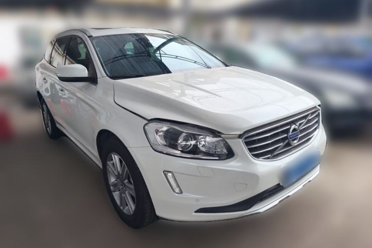 Used Volvo XC60 2017 T5 Smart Upgrade Edition Front Right 45 Deg
