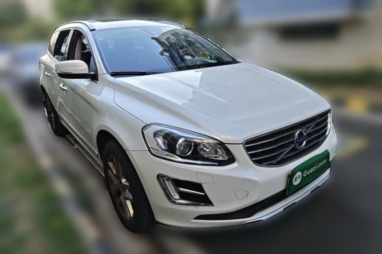 Used Volvo XC60 2017 T5 Smart Upgrade Edition Front Right 45 Deg
