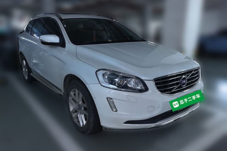Used Volvo XC60 2017 T5 Smart Upgrade Edition Front Right 45 Deg