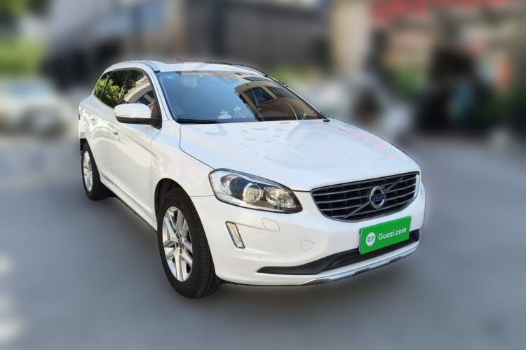 Used Volvo XC60 2017 T5 Smart Upgrade Edition Front Right 45 Deg