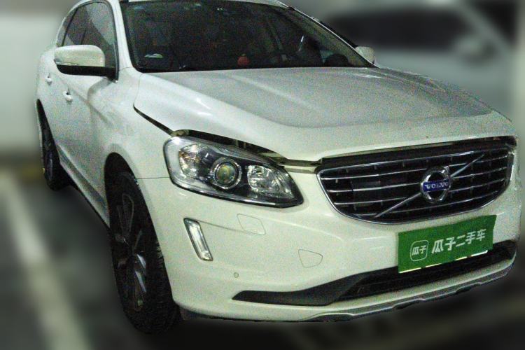 Used Volvo XC60 2017 T5 AWD Smart Upgrade Edition Front Right 45 Deg