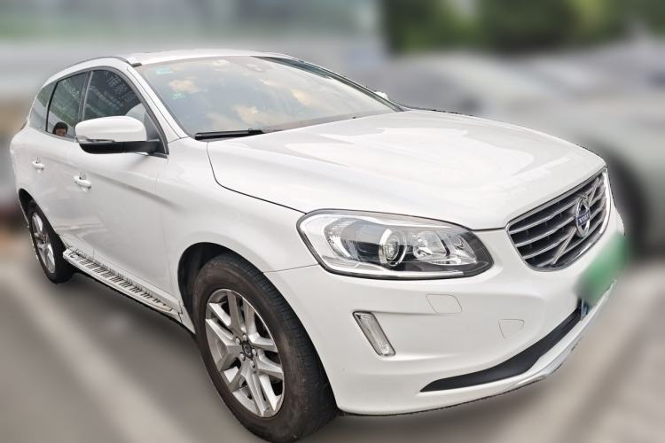 Used Volvo XC60 2017 T5 Smart Upgrade Edition Front Right 45 Deg