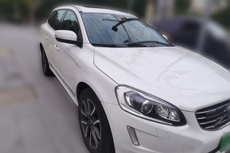 Used Volvo XC60 2017 T5 AWD Smart Upgrade Edition Front Right 45 Deg