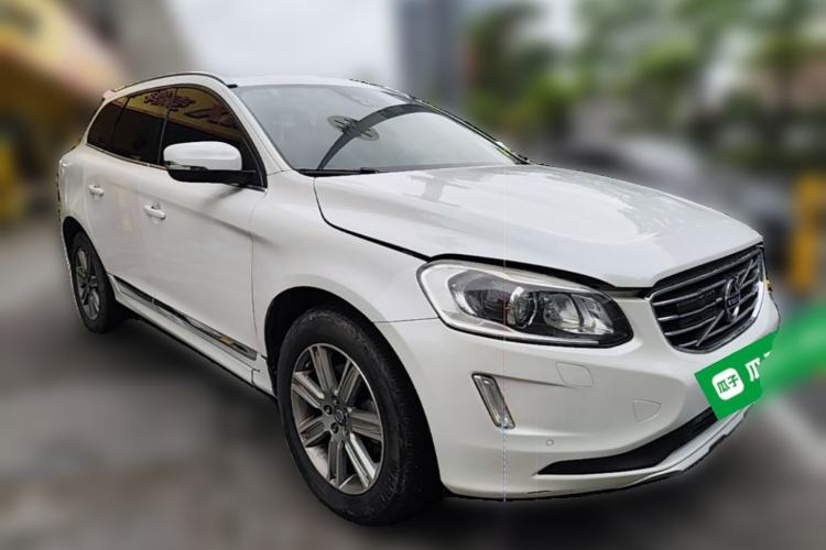 Used Volvo XC60 2017 T5 AWD Smart Range Edition Front Right 45 Deg
